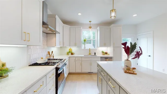 $2,295 | 1406 Menard Street, St. Louis, MO 63104