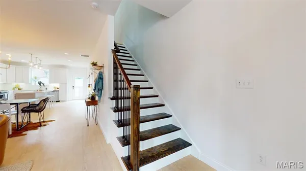 $2,300 | 1406 Menard Street, St. Louis, MO 63104