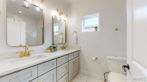 $2,300 | 1406 Menard Street, St. Louis, MO 63104