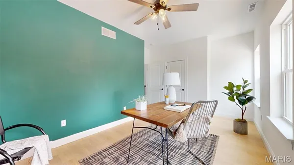 $2,300 | 1406 Menard Street, St. Louis, MO 63104