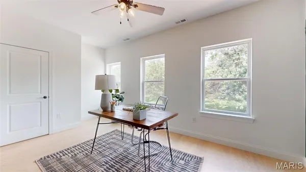 $2,300 | 1406 Menard Street, St. Louis, MO 63104