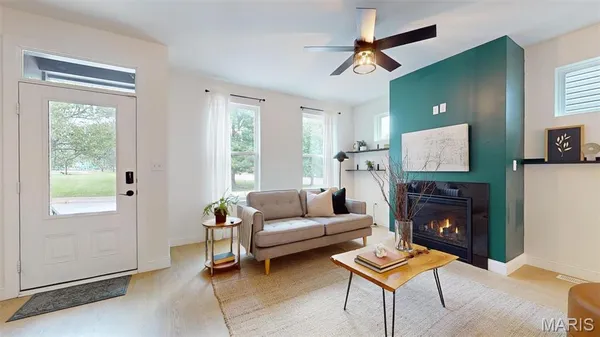 $2,300 | 1406 Menard Street, St. Louis, MO 63104