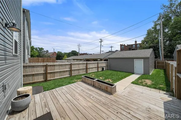 $2,300 | 1406 Menard Street, St. Louis, MO 63104