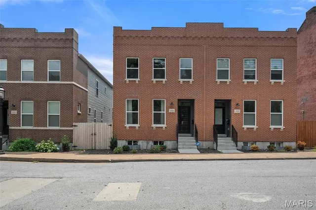 $2,295 | 1406 Menard Street, St. Louis, MO 63104
