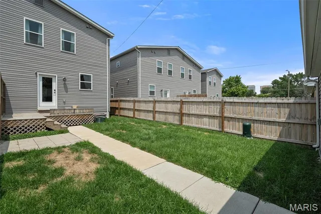 $2,295 | 1406 Menard Street, St. Louis, MO 63104