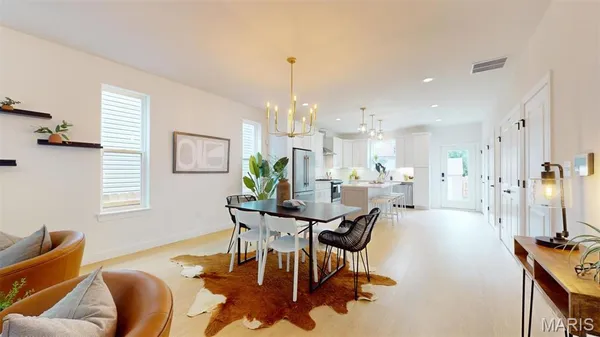 $2,300 | 1406 Menard Street, St. Louis, MO 63104