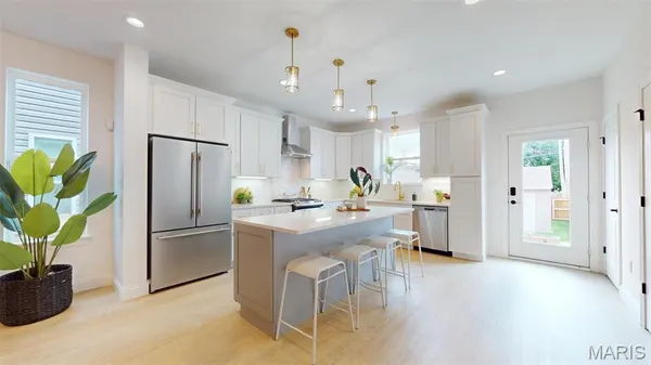 $2,300 | 1406 Menard Street, St. Louis, MO 63104