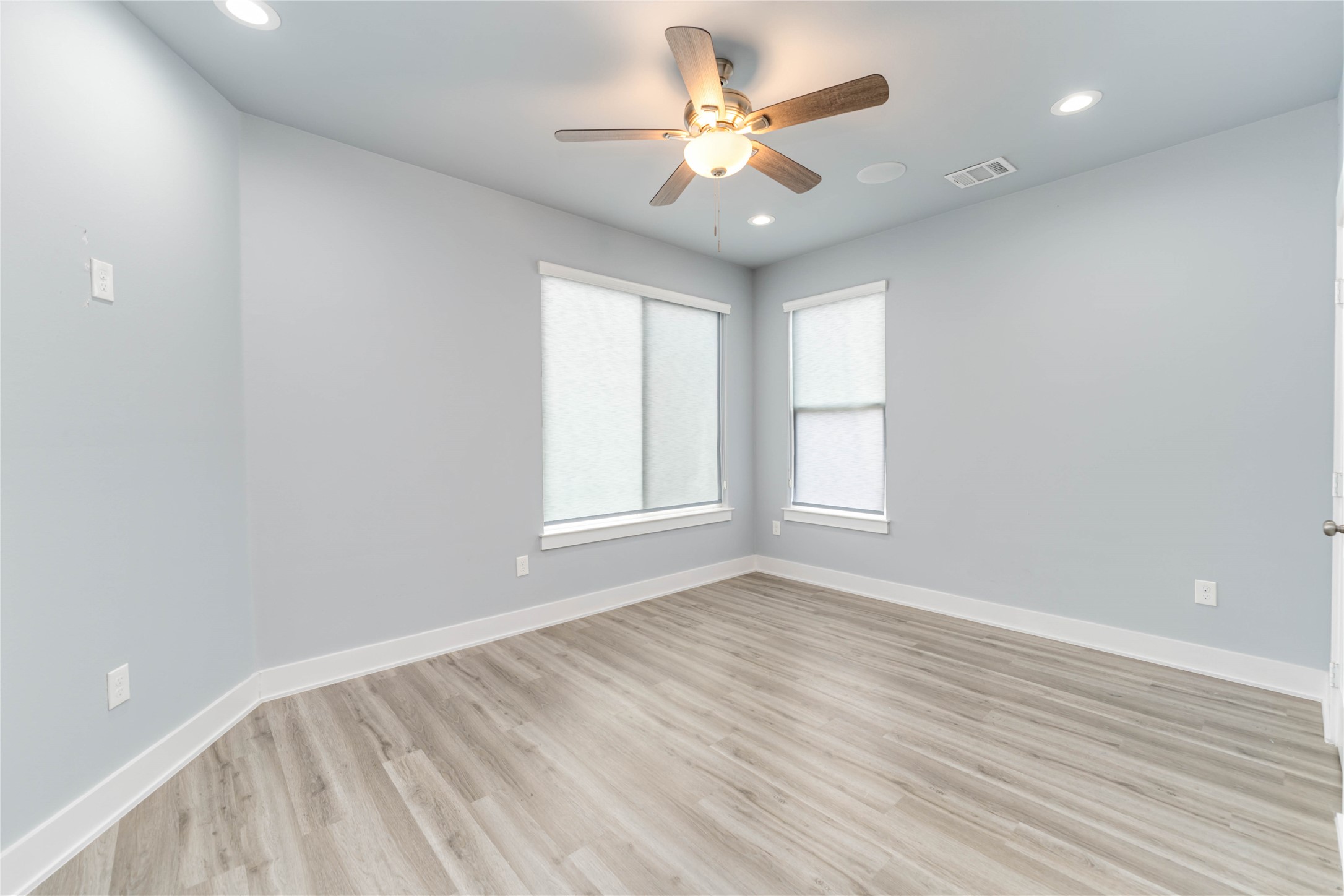 9495 Jutland Road, Unit A Houston, TX 77033 - Photo 15 of 24