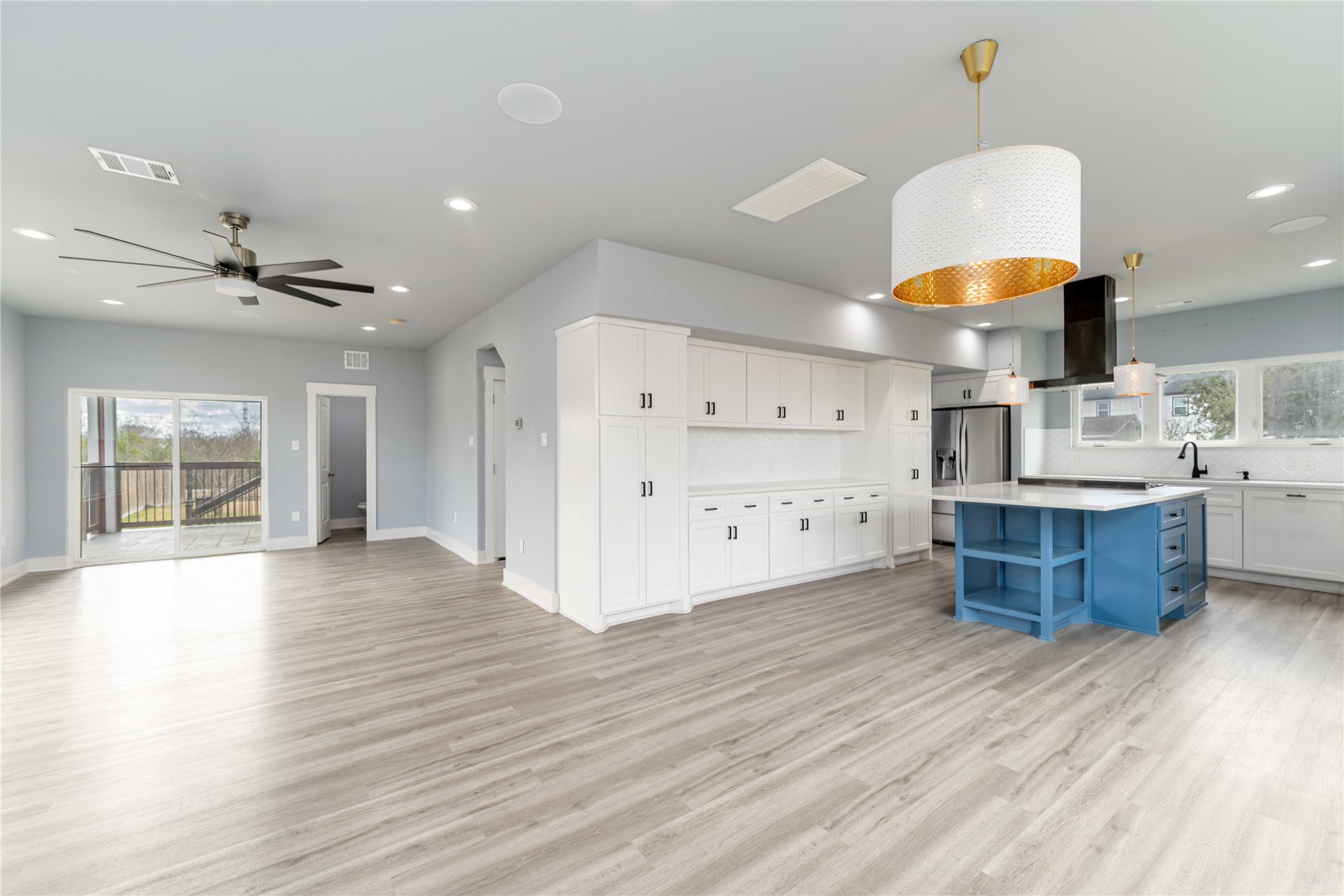 9495 Jutland Road, Unit A Houston, TX 77033 - Photo 3 of 24