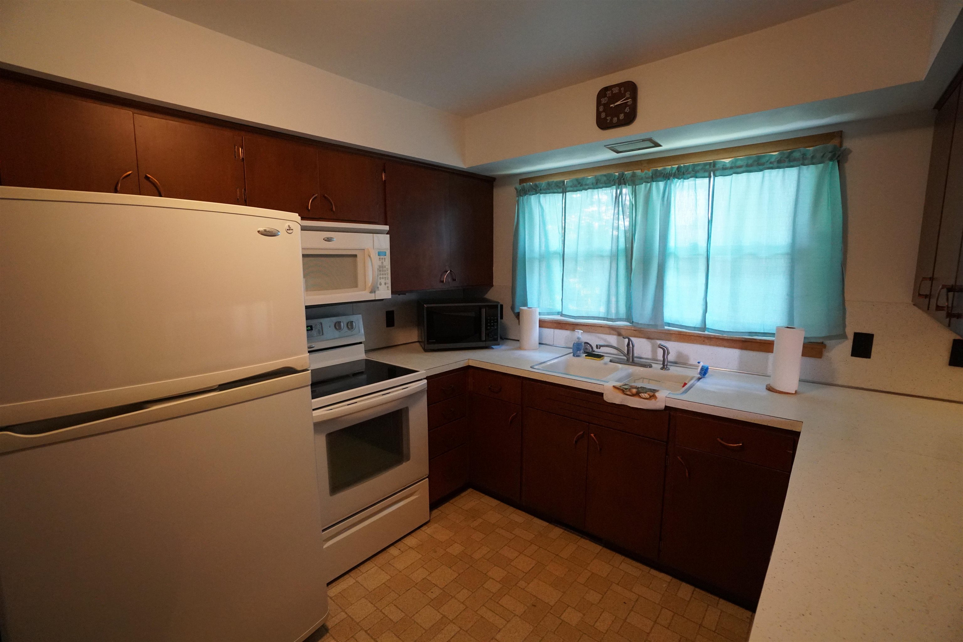 201 Jackson Street Hanover, IL 61041 - Photo 2 of 40