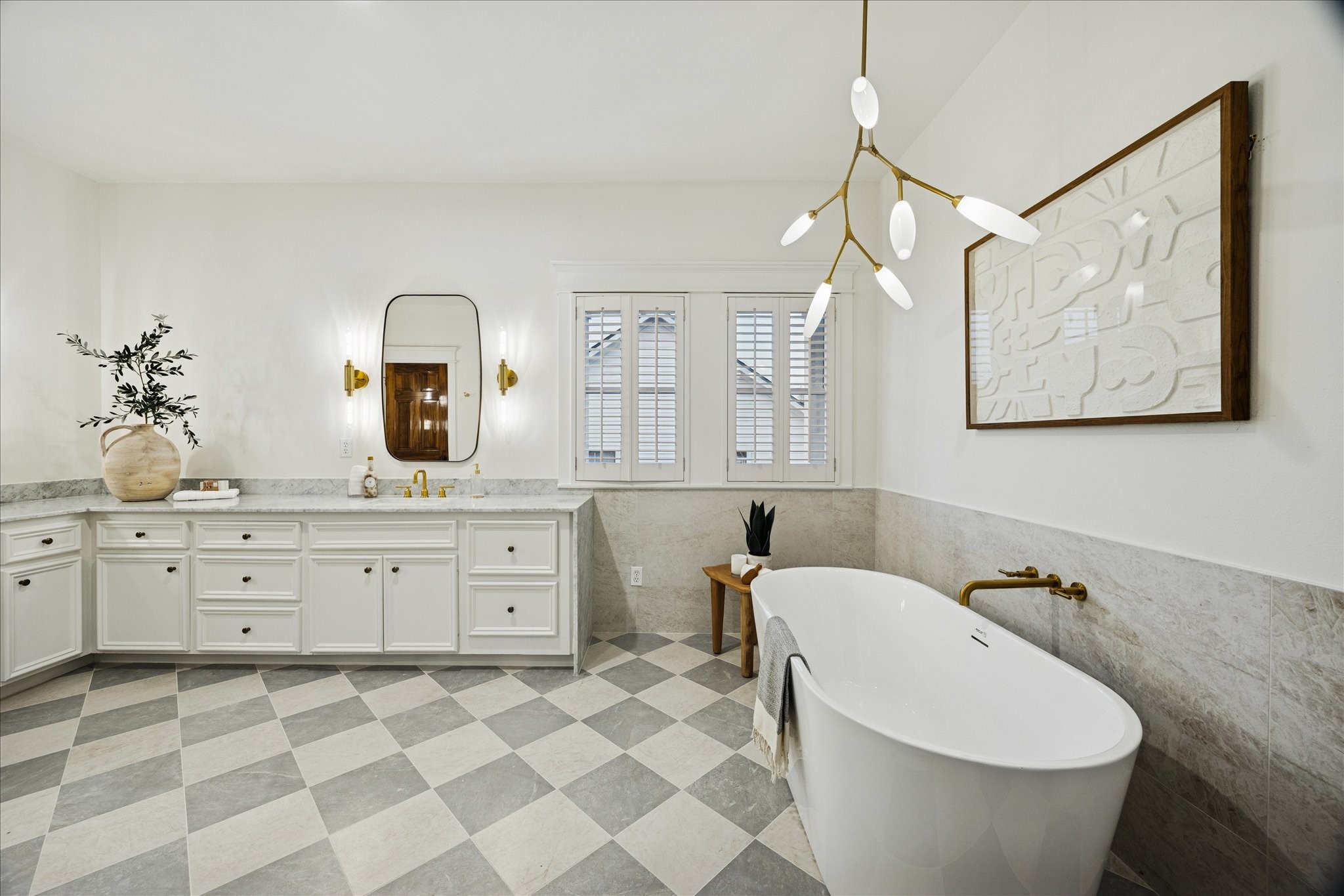 401 West 21st Street Houston, TX 77008 - Photo 20 of 50 Stunning features in this designer bathroom.