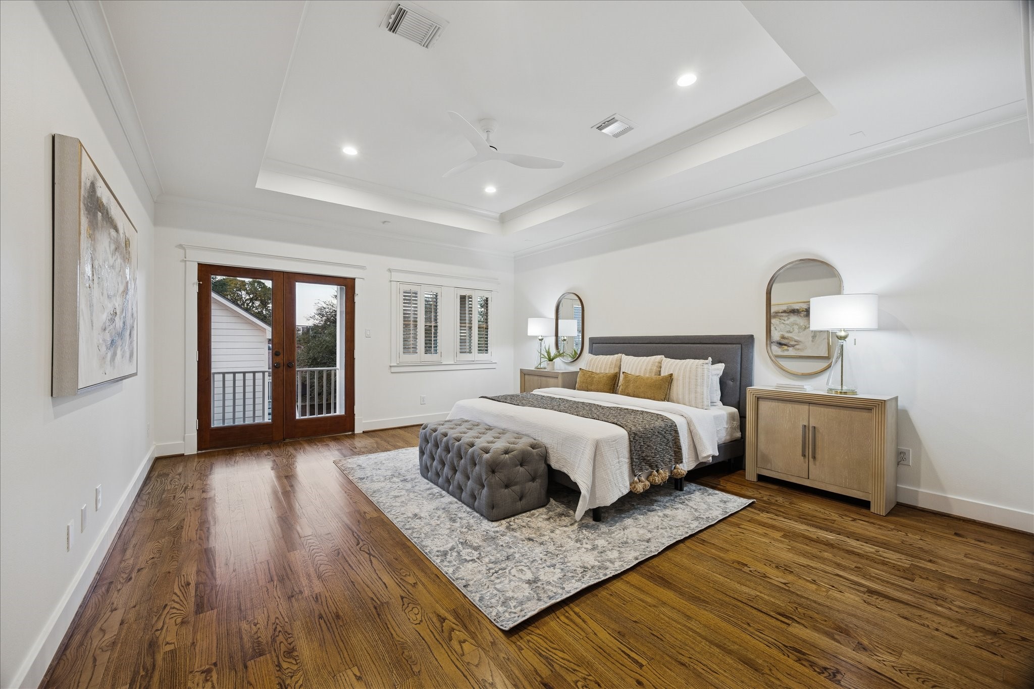 401 West 21st Street Houston, TX 77008 - Photo 21 of 50 Huge primary bedroom with private balcony.