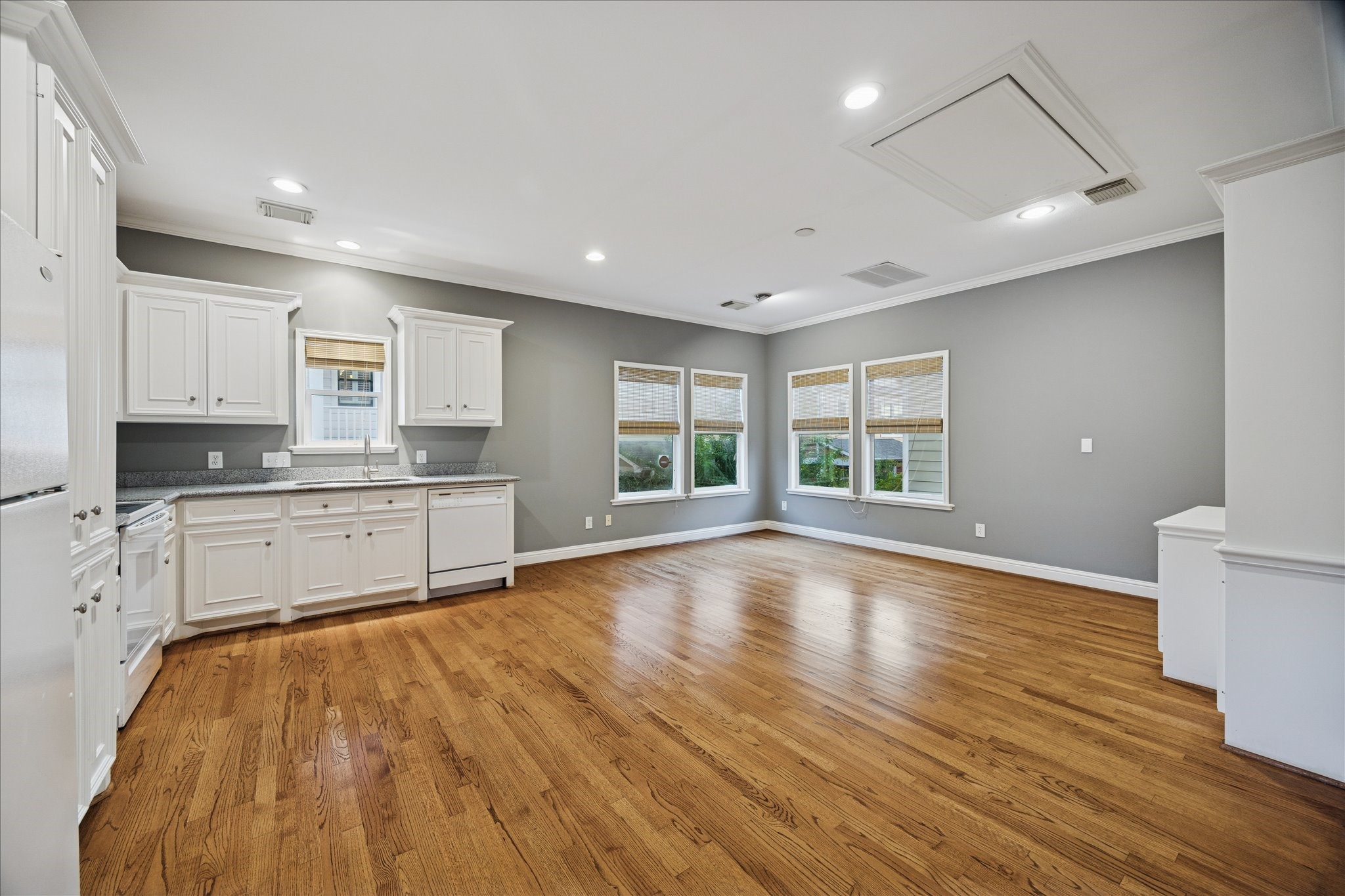 401 West 21st Street Houston, TX 77008 - Photo 36 of 50 Another view of the garage apartment.