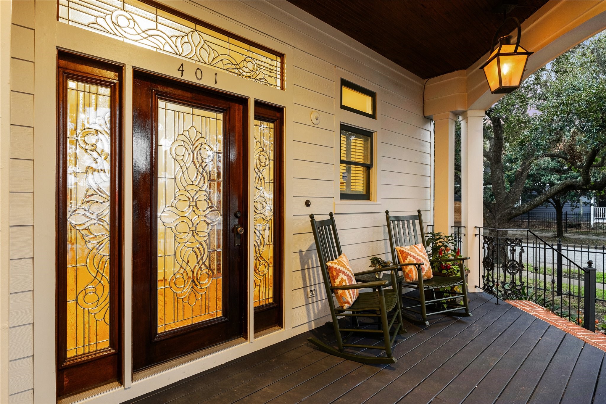 401 West 21st Street Houston, TX 77008 - Photo 46 of 50 Enjoy the sounds of the Heights while relaxing on your front porch patio.
