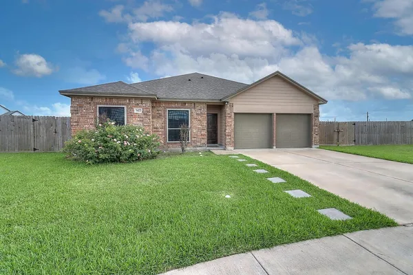 $2,495 | 3422 Travis Court, Corpus Christi, TX 78414