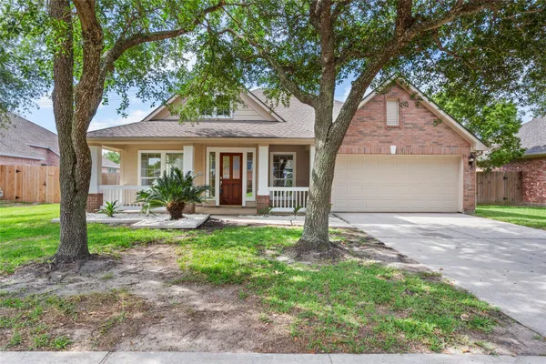 $349,900 | 938 Mystic Village Lane, Seabrook, TX 77586