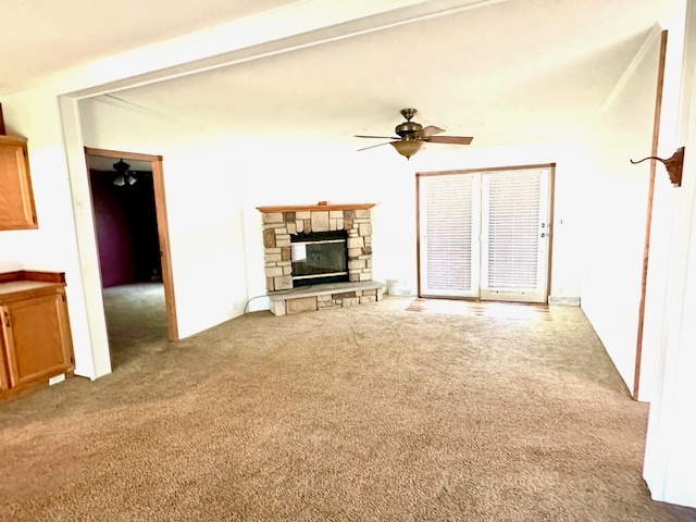 291 Highway 2 Dixon, IL 61021 - Photo 6 of 13 an empty room with windows and closet