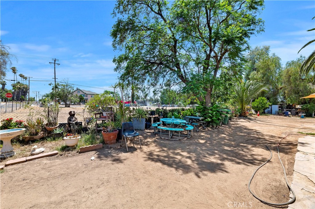 257 Highland Avenue Riverside, CA 92507 - Photo 4 of 7