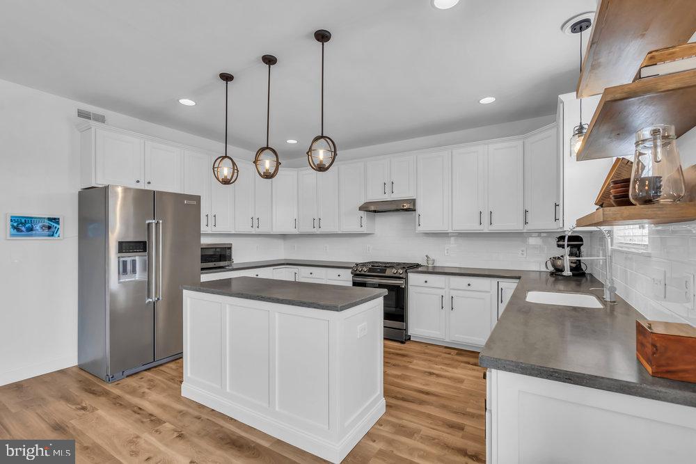 41 Buckeye Road Swedesboro, NJ 08085 - Photo 17 of 81 Modern kitchen with sleek finishes.