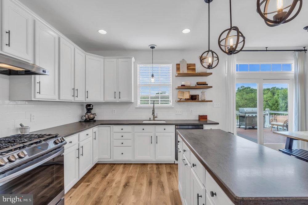 41 Buckeye Road Swedesboro, NJ 08085 - Photo 19 of 81 Modern kitchen with sleek design and light.