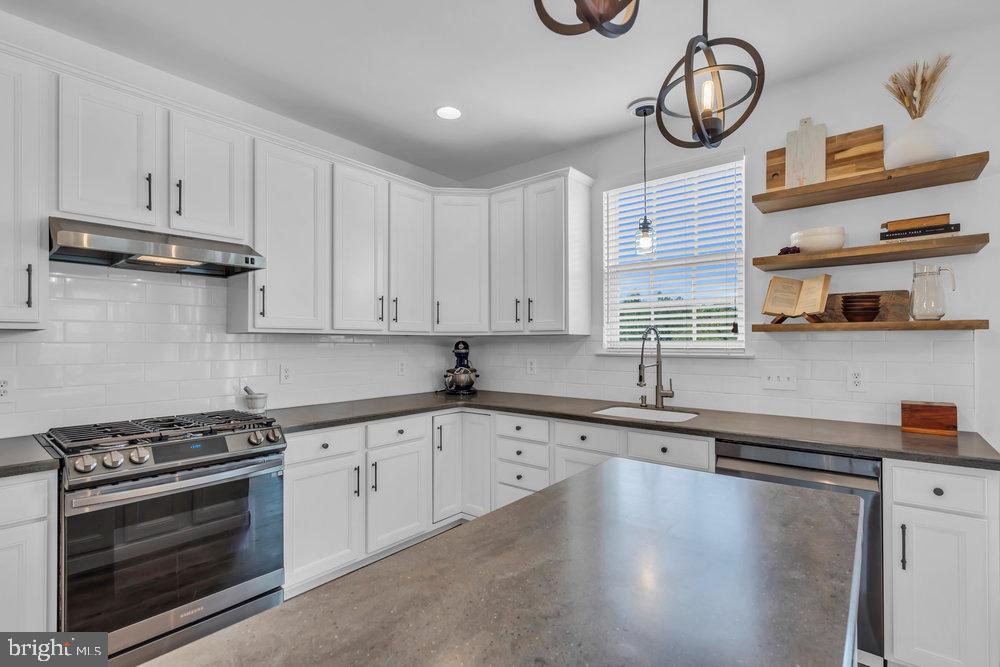 41 Buckeye Road Swedesboro, NJ 08085 - Photo 22 of 81 Modern kitchen with sleek finishes.