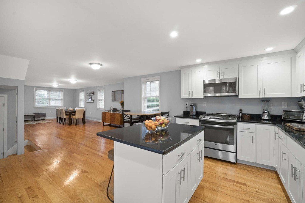 37 Leonard Road Melrose, MA 02176 - Photo 5 of 27 Gallery Image 5
