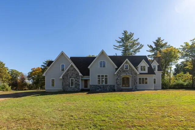 $1,100,000 | 5 Liberty Lane, Barrington, NH 03825