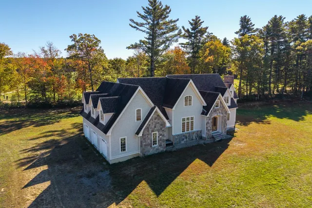 $1,100,000 | 5 Liberty Lane, Barrington, NH 03825