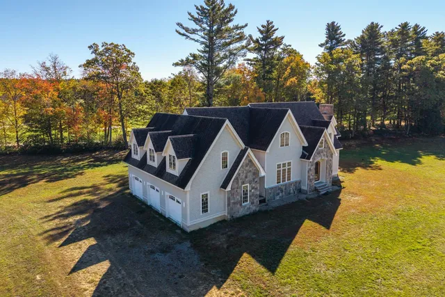 $1,100,000 | 5 Liberty Lane, Barrington, NH 03825