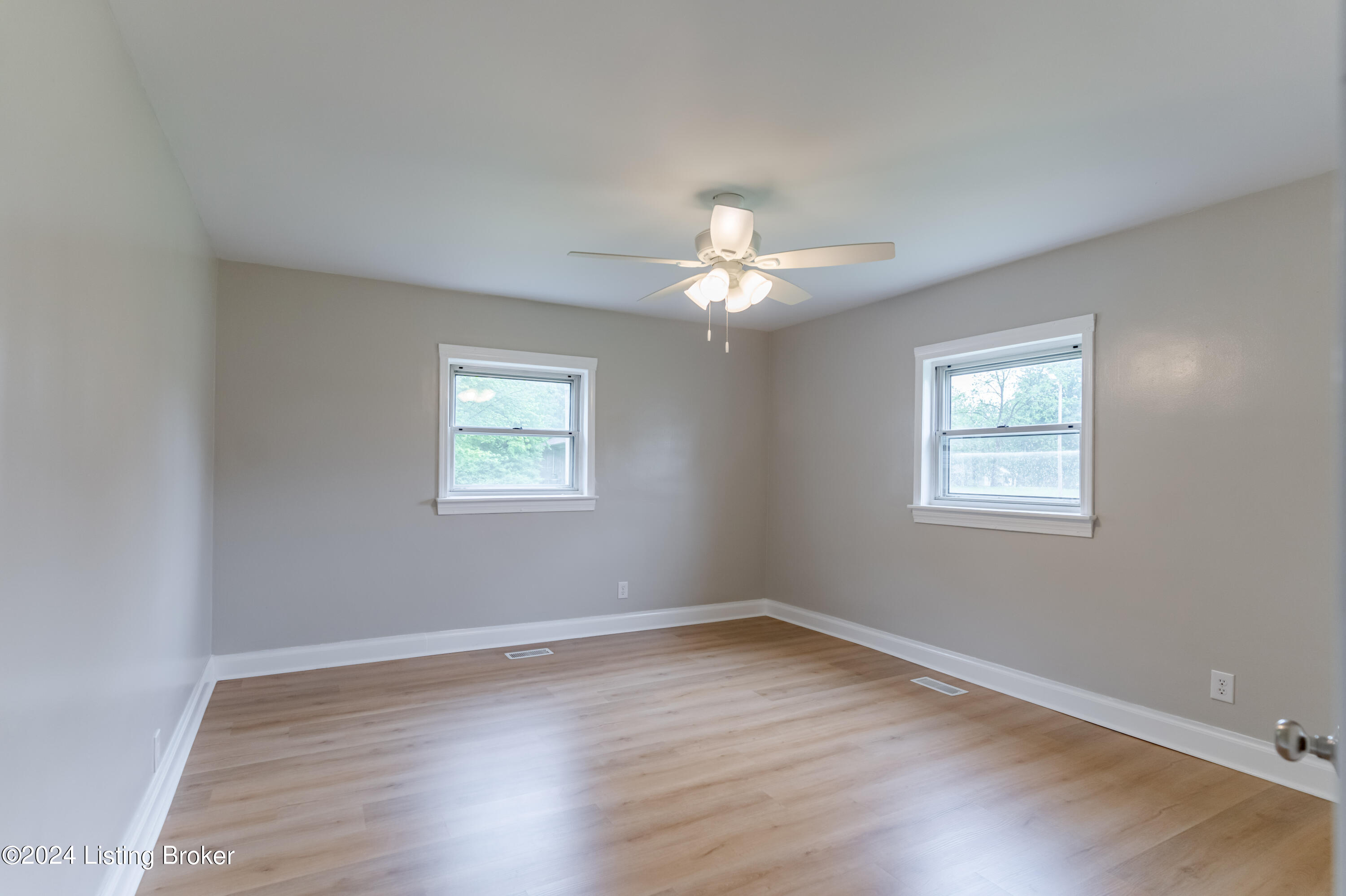 8914 Ferndale Road Louisville, KY 40291 - Photo 27 of 53 DSC06913