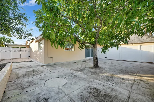 $3,700 | 4701 Southwest 104th Court, Miami, FL 33165