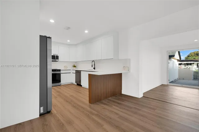 $3,700 | 4701 Southwest 104th Court, Miami, FL 33165