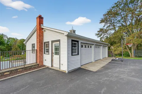 $900,000 | 23 Creek Road, Staatsburg, NY 12580