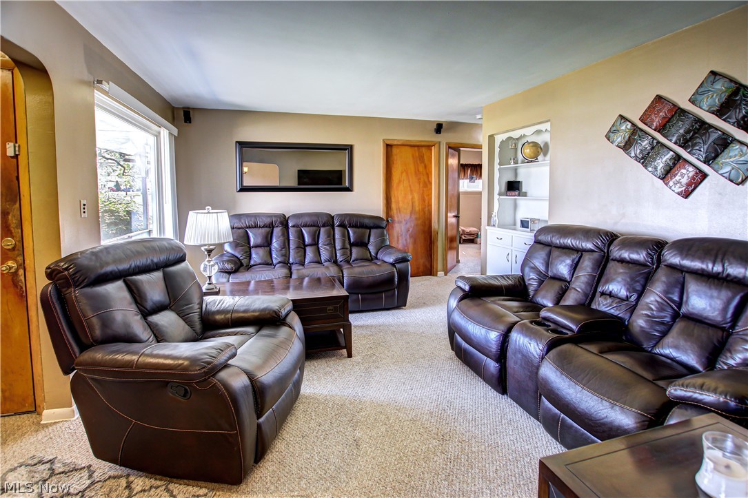 11279 Snow Road Parma Heights, OH 44130 - Photo 9 of 21