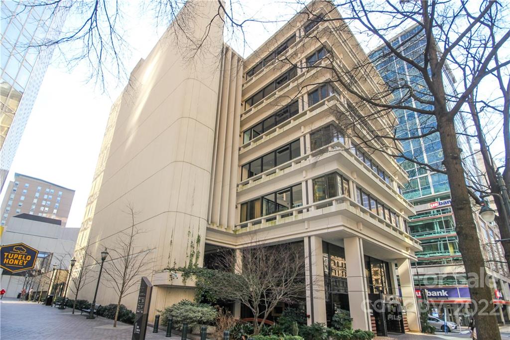 139 South Tryon Street Charlotte, NC 28202 - Photo 48 of 48 front view of a building