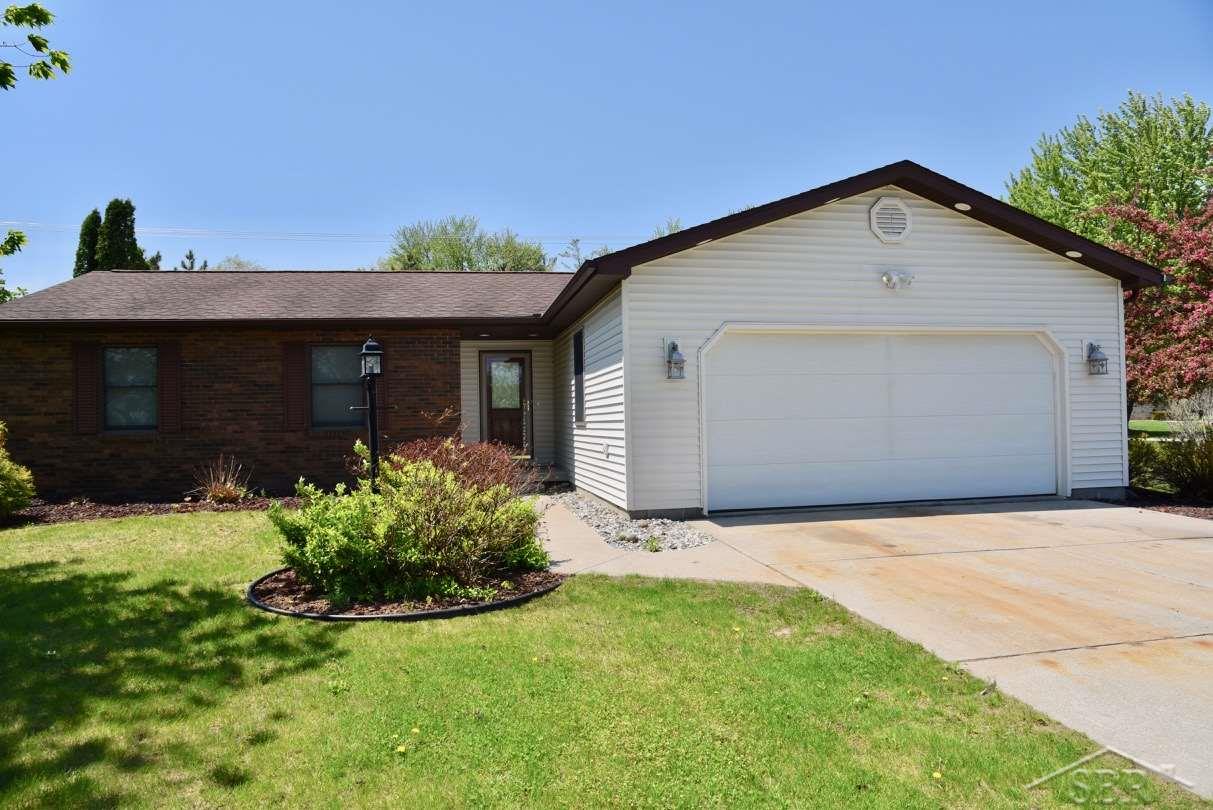 8265 North River Road Freeland, MI 48623 - Photo 4 of 25 31347974-3.JPG