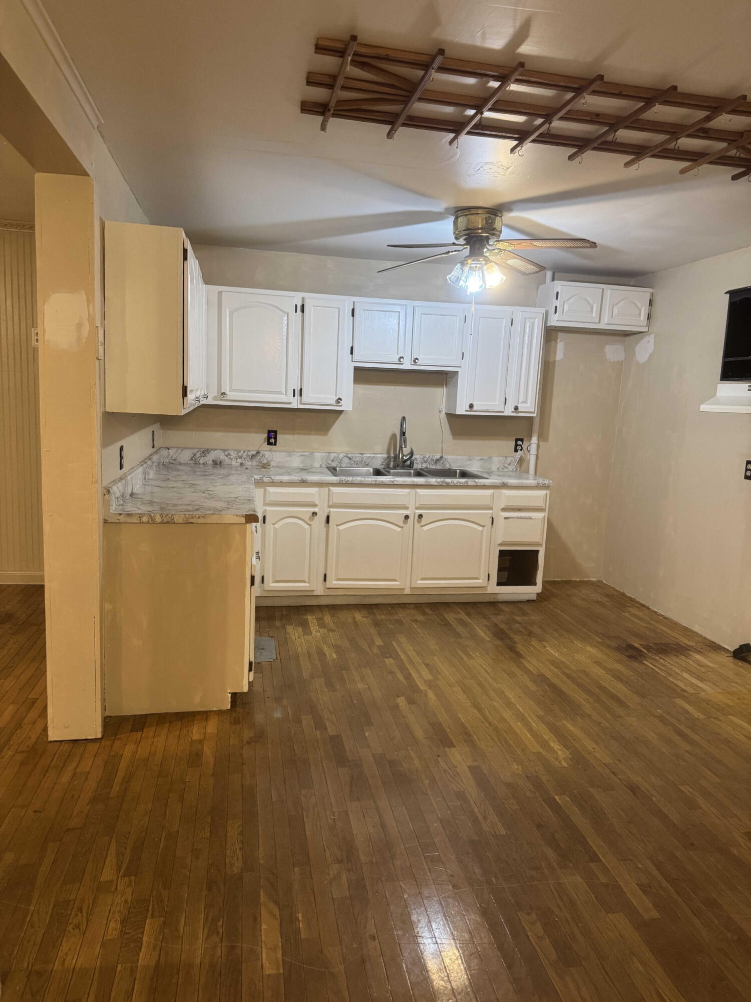 2262 Blacklog Road Inez, KY 41224 - Photo 7 of 16 2262BlacklogRoad_52830_7