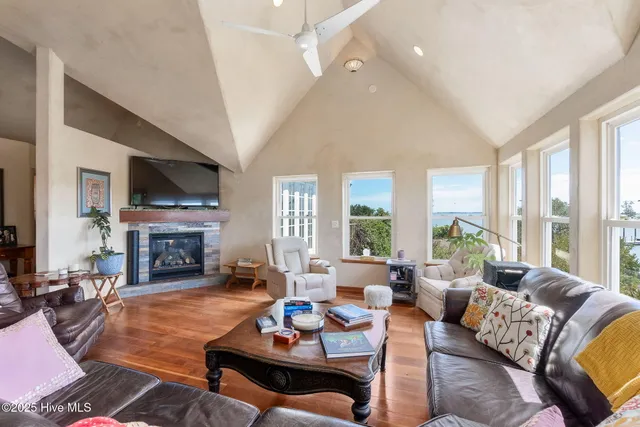 $2,150,000 | 102 Gibbs Court, Beaufort, NC 28516