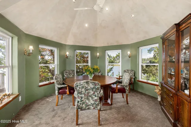 $2,150,000 | 102 Gibbs Court, Beaufort, NC 28516