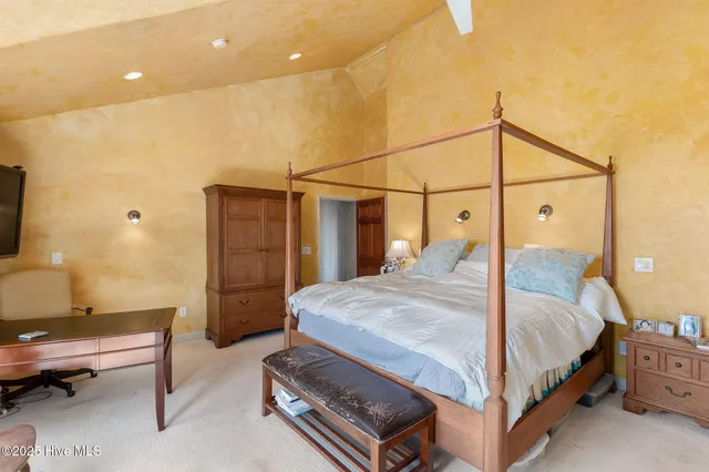 $2,150,000 | 102 Gibbs Court, Beaufort, NC 28516