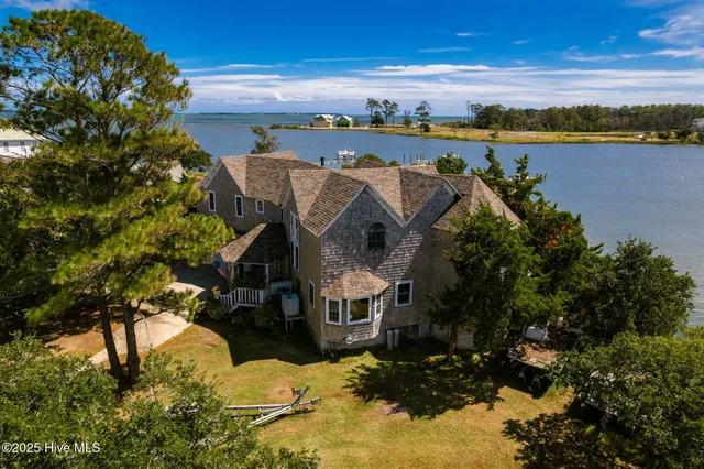 $2,150,000 | 102 Gibbs Court, Beaufort, NC 28516