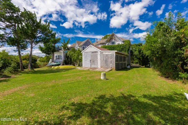 $2,150,000 | 102 Gibbs Court, Beaufort, NC 28516