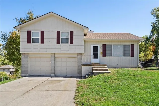 $190,000 | 11213 Myrtle Avenue, Kansas City, MO 64137