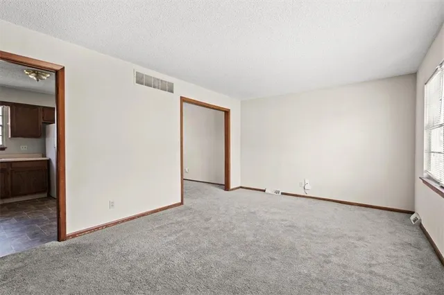 $190,000 | 11213 Myrtle Avenue, Kansas City, MO 64137