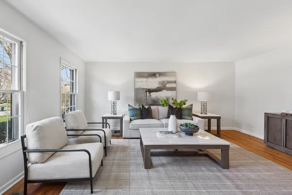 $675,000 | 6S241 Concord Road, Naperville, IL 60540