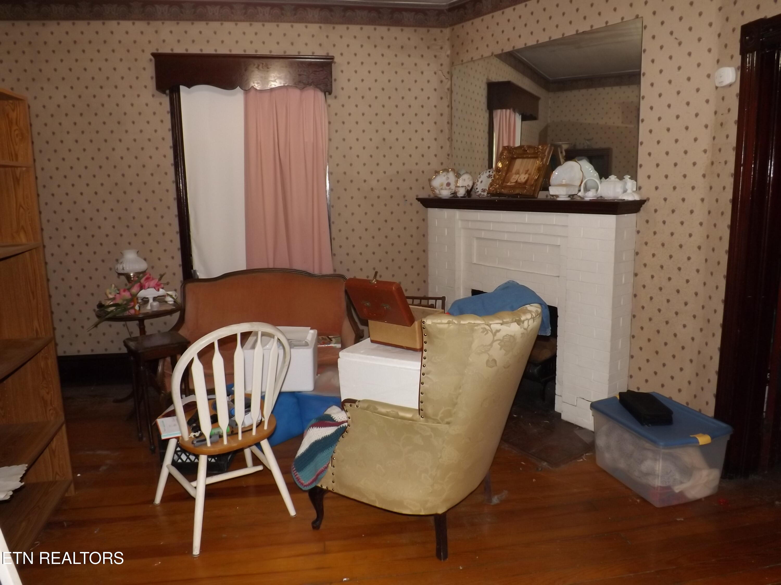 316 Exeter Avenue Middlesboro, KY 40965 - Photo 14 of 30 DSCF4065