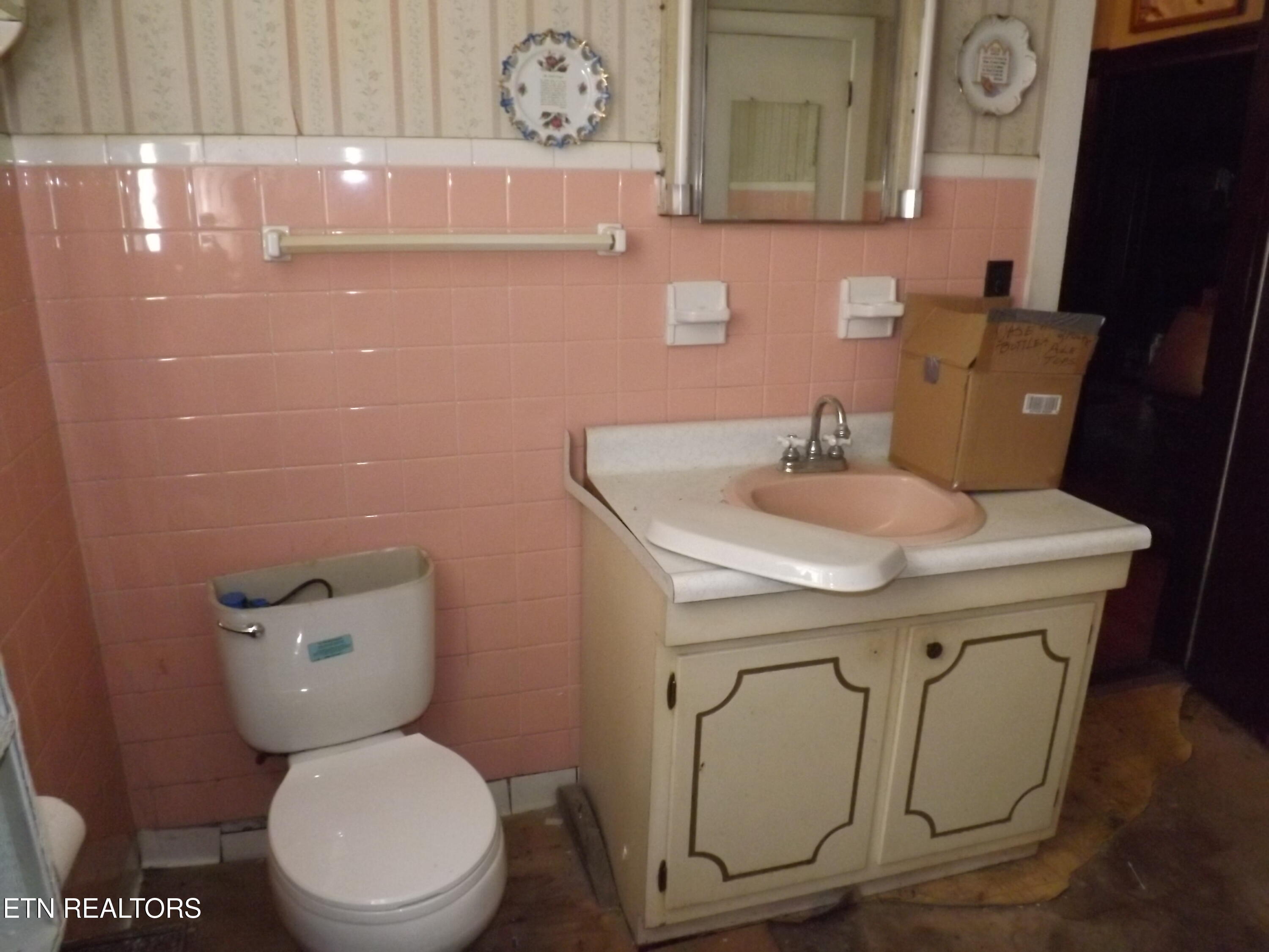 316 Exeter Avenue Middlesboro, KY 40965 - Photo 21 of 30 DSCF4072