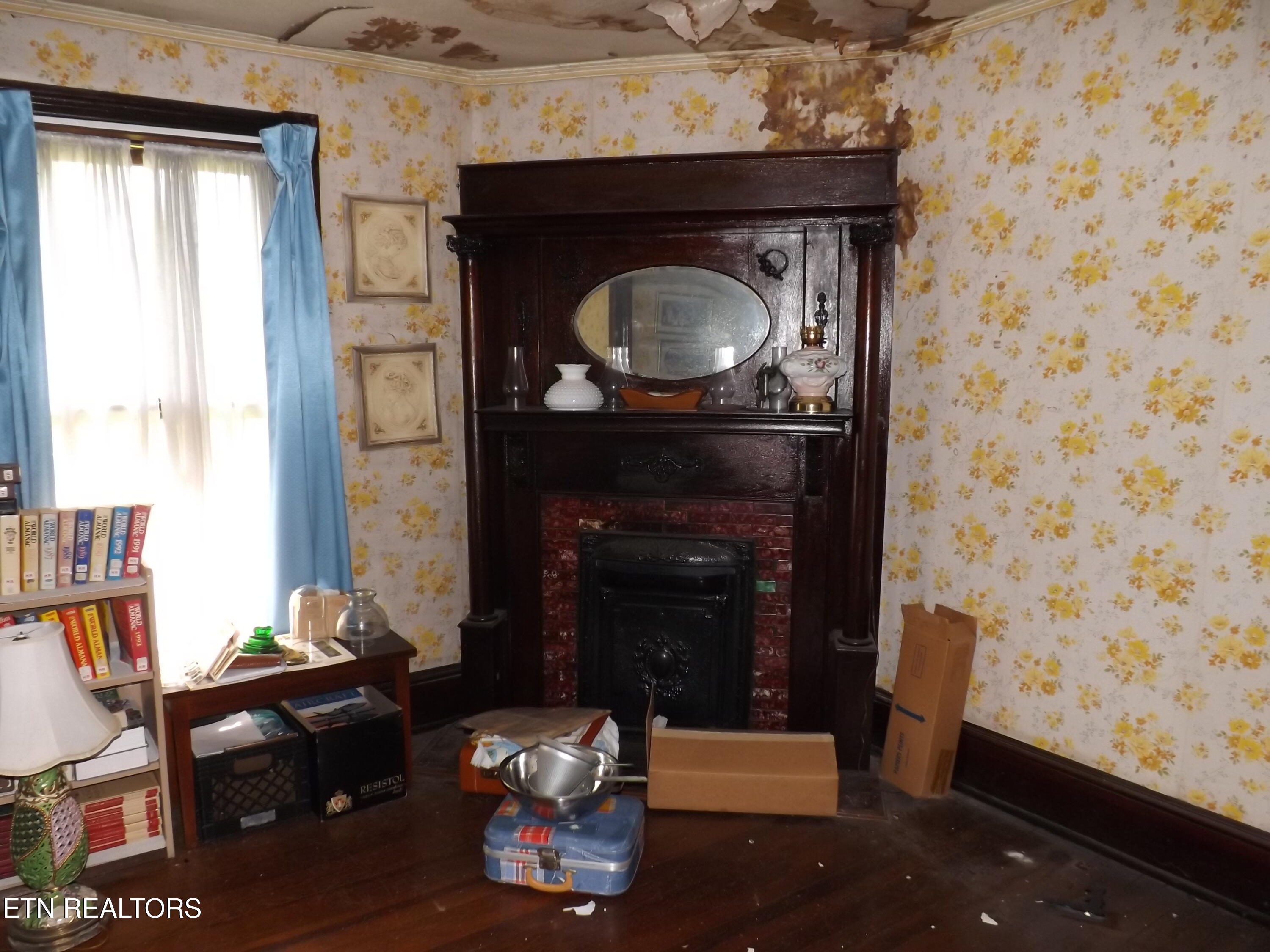 316 Exeter Avenue Middlesboro, KY 40965 - Photo 27 of 30 DSCF4078