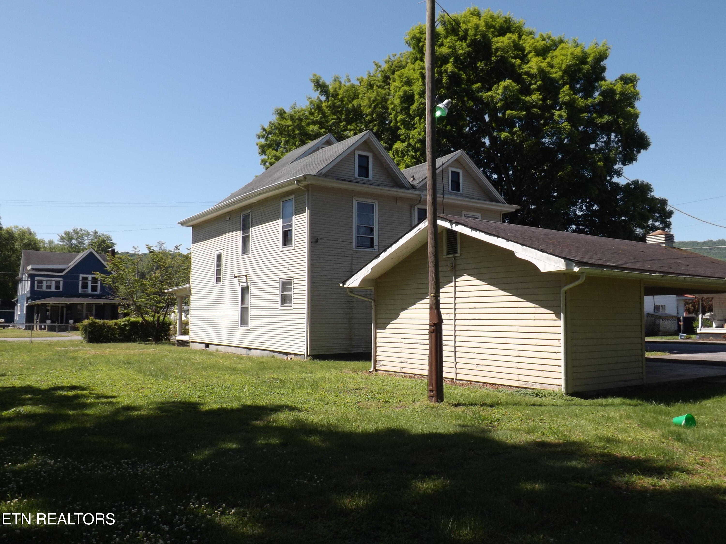 316 Exeter Avenue Middlesboro, KY 40965 - Photo 6 of 30 DSCF4085