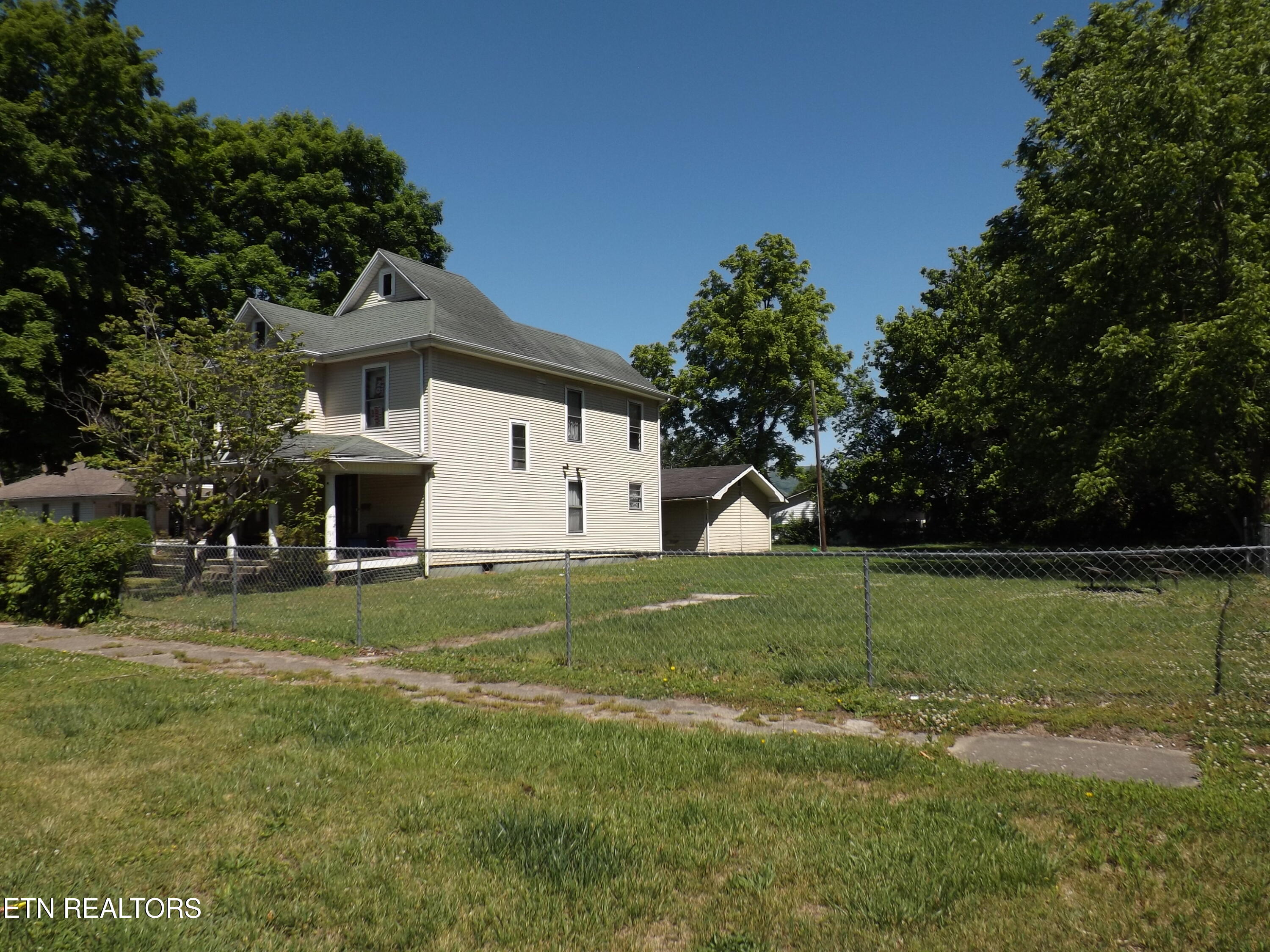 316 Exeter Avenue Middlesboro, KY 40965 - Photo 10 of 30 DSCF4061